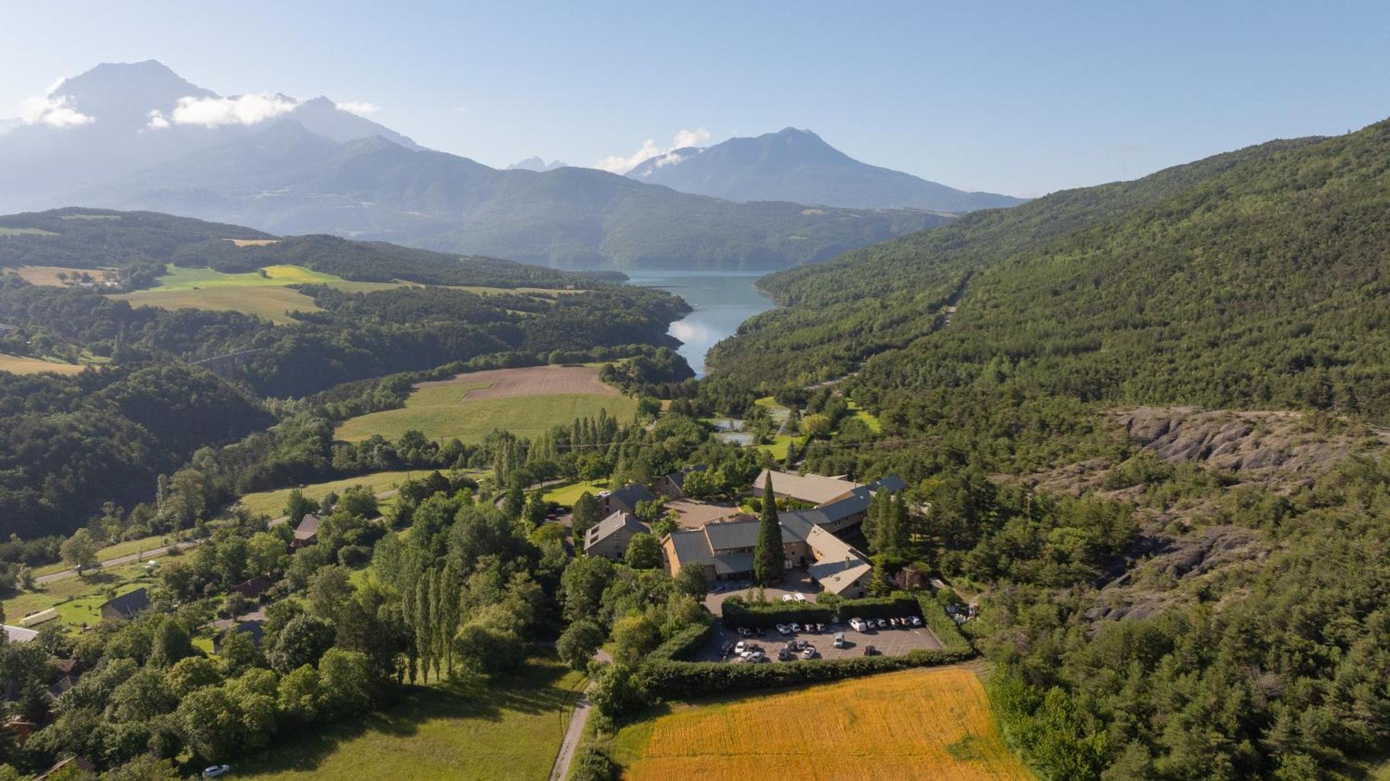 Club Vacances Bleues Les Horizons Du Lac Chorges Buitenkant foto