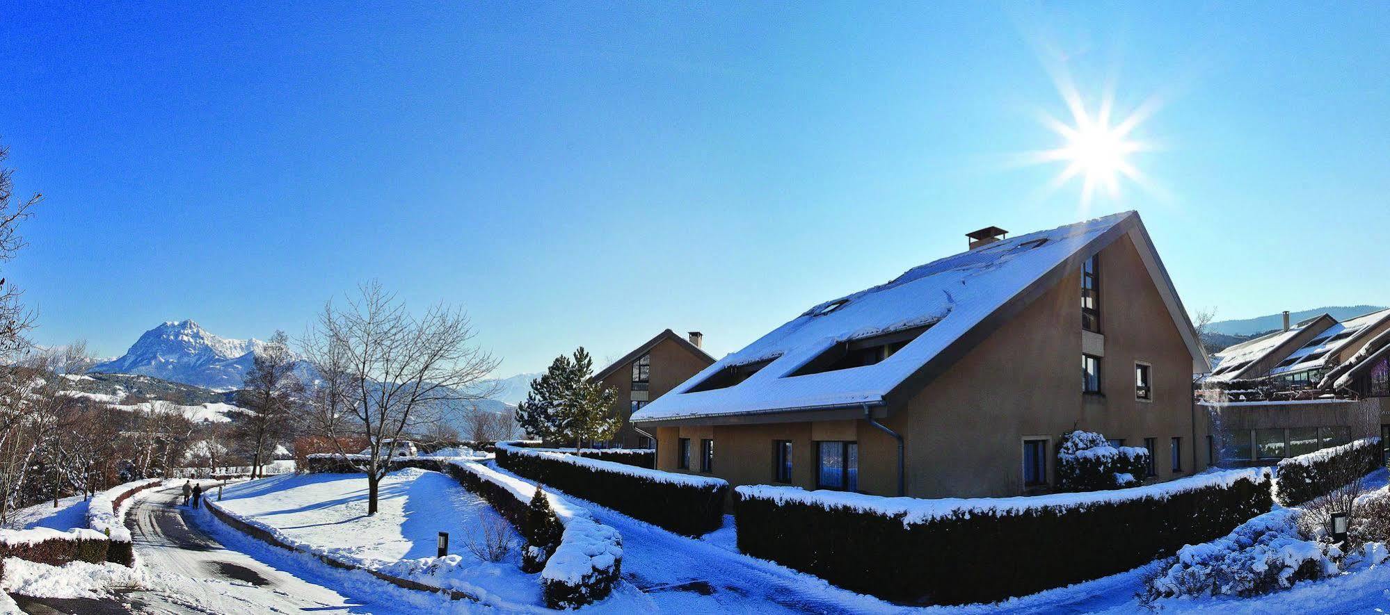 Club Vacances Bleues Les Horizons Du Lac Chorges Buitenkant foto
